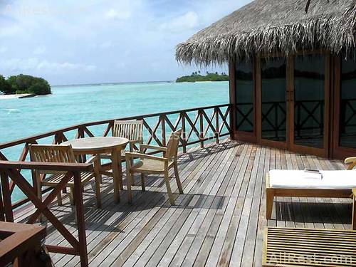 Dhonveli Beach & Spa 11